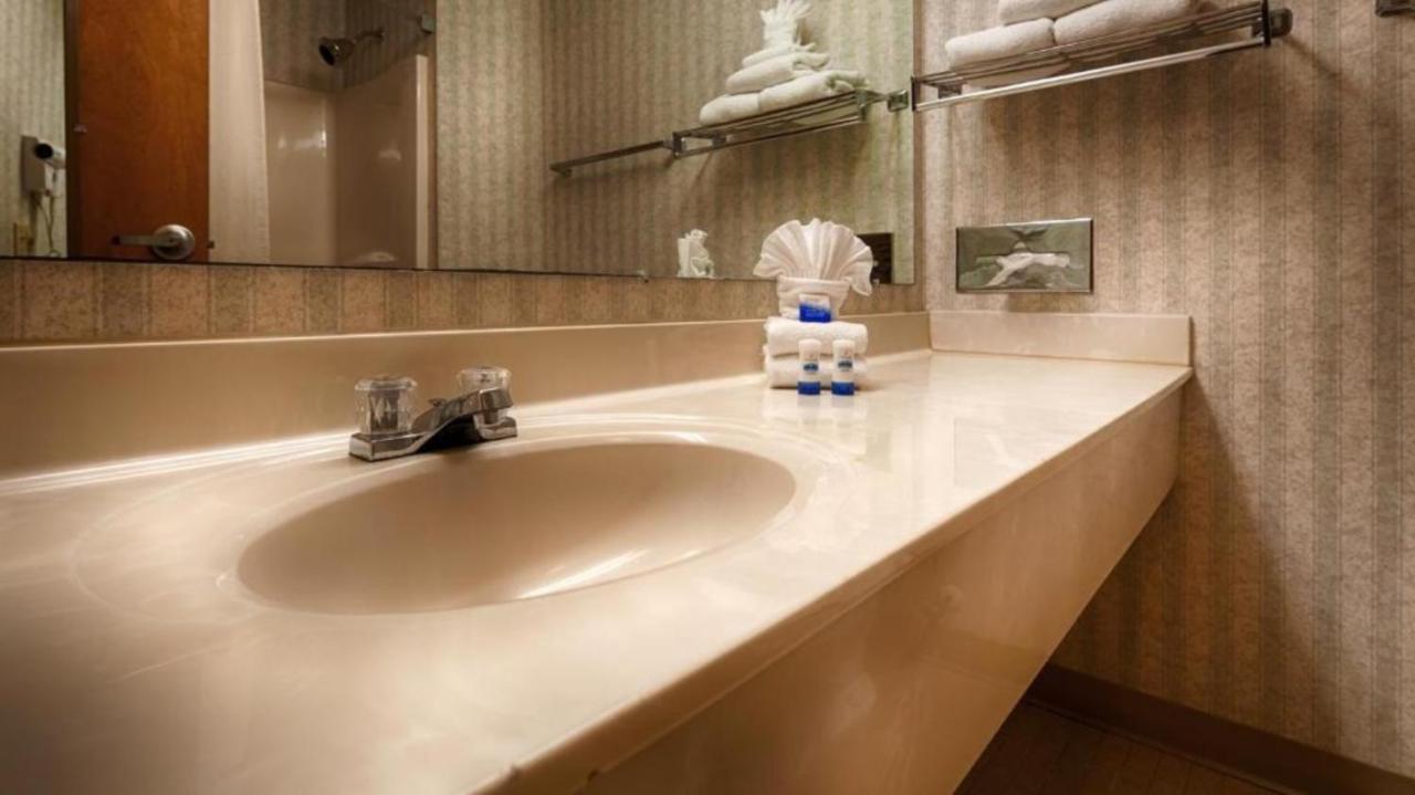Baymont By Wyndham Groton/Mystic Hotel Ngoại thất bức ảnh