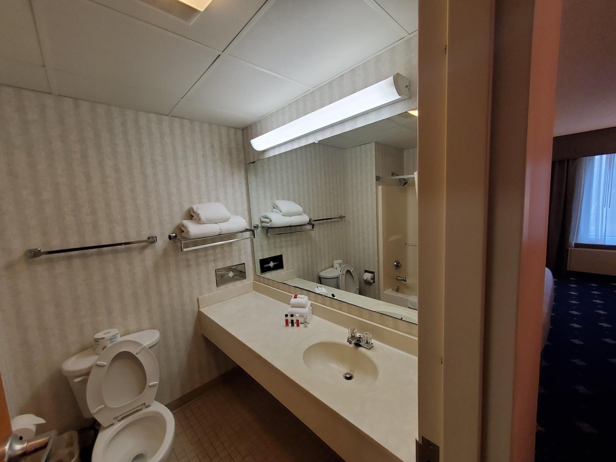 Baymont By Wyndham Groton/Mystic Hotel Ngoại thất bức ảnh